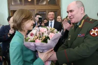 Генерал-майор Владимир Игнатьев и заместитель председателя комитета ГД по безопасности и противодействию коррупции Наталья Поклонская