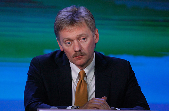 В Кремле отреагировали на скандал в Международной шахматной федерации