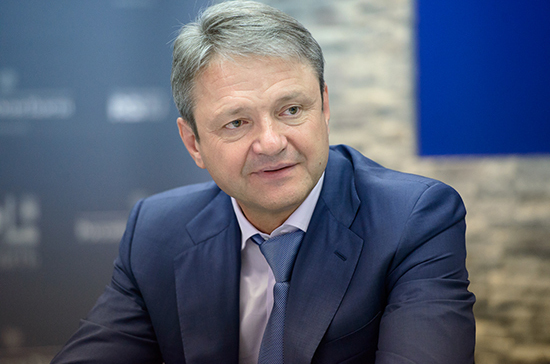 Глава Минсельхоза РФ рекомендовал регионам активнее доводить средства господдержки до аграриев 