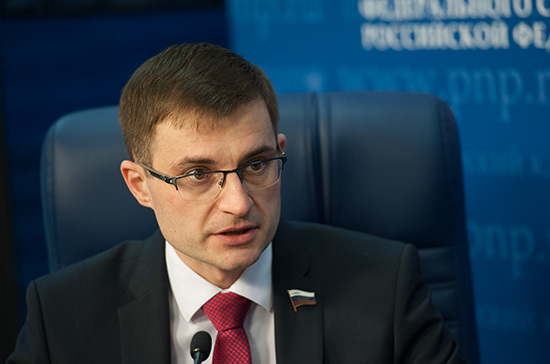 В Совфеде предлагают разрешить оформлять в собственность кооперативные гаражи