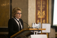 Матвиенко выразила соболезнования семьям погибших и пострадавшим в результате взрыва в метро