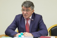 На Украине нужно мирное урегулирование, а не миротворческая операция — сенатор Озеров