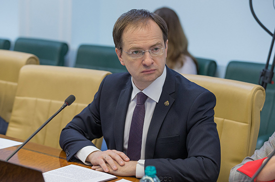 Минкультуры РФ подготовит предложения по индексации президентских грантов
