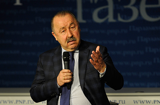 Газзаев предложил вдвое сократить число профессиональных футбольных клубов в России