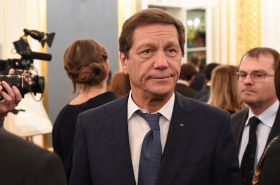 Правительство будет активнее участвовать в обсуждении законопроектов