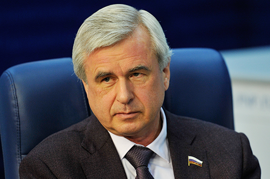 Лысаков считает возможным разрешить мотоциклистам езду в междурядье