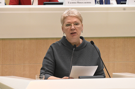 Глава Минобрнауки предложила увеличить количество школьных психологов