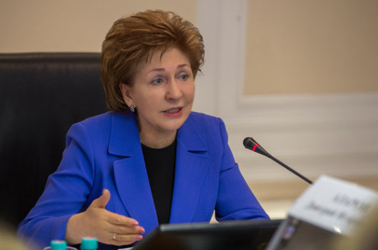 Карелова: 8% российских школьников находятся в зоне риска