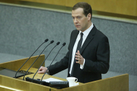 Медведев: критикам работы Правительства пора «опуститься на землю»