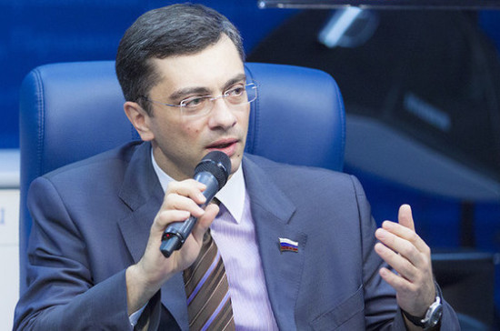 Гутенёв: государство может принять активное участие в развитии лёгкой промышленности