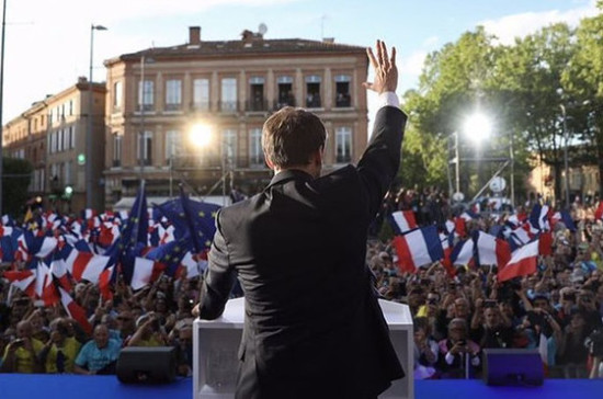 Политолог: победу Макро­на на выборах во Фра­нции обеспечили подд­ержка элит, СМИ и ад­министративный ресурс