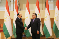 Глава Дагестана и президент Таджикистана обсудили межрегиональное сотрудничество