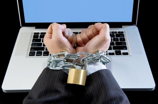 Освободить страну от &laquo;электронного рабства&raquo;