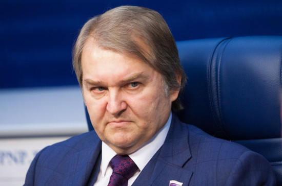 Михаил Емельянов: запрет на Украине георгиевской ленточки &mdash; очередной шаг по переформатированию сознания украинцев