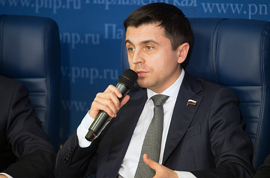 Бальбек предложил ввести санкции против Порошенко