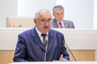 Местное самоуправление должно активно заниматься укреплением межнационального согласия в стране — сенатор Киричук