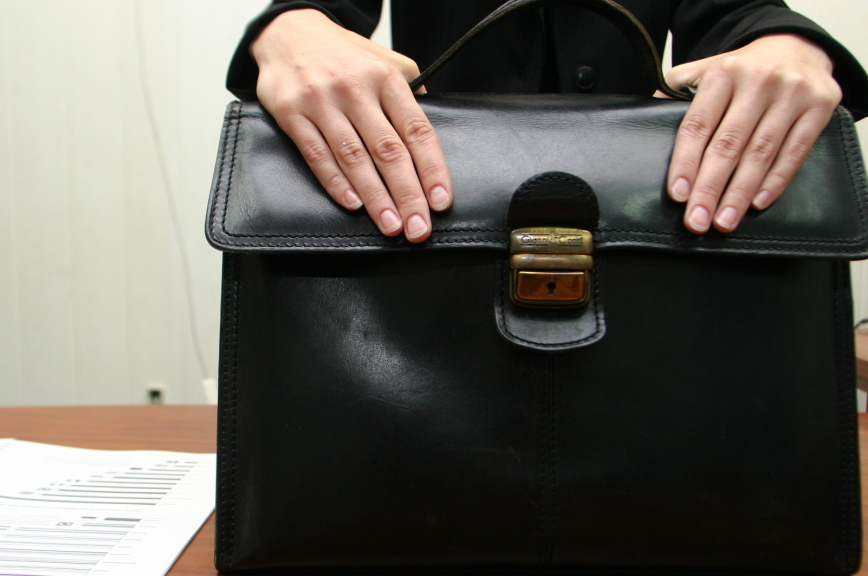 Государство будет контролировать трудоустройство уволенных госслужащих