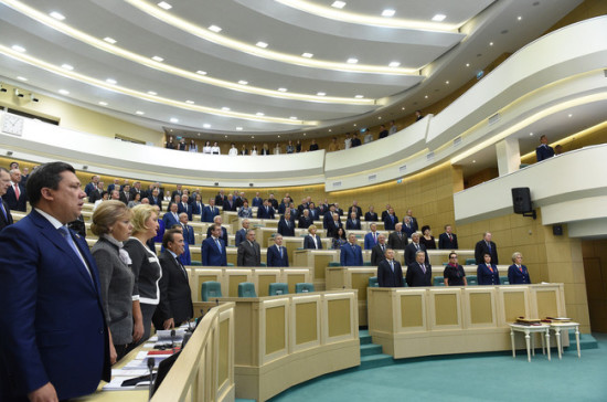 Кондрашин выступил за присвоение награды разведчику Ковтуну после круглого стола в «Парламентской газете»