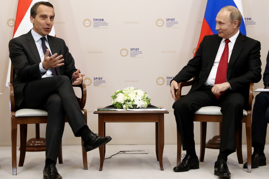 Канцлер Австрии признался в росте уважения к Путину после дискуссии на ПМЭФ