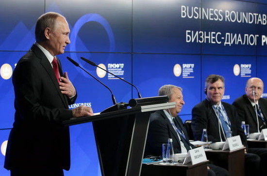 Путин призвал американский бизнес помочь восстановить отношения РФ и США