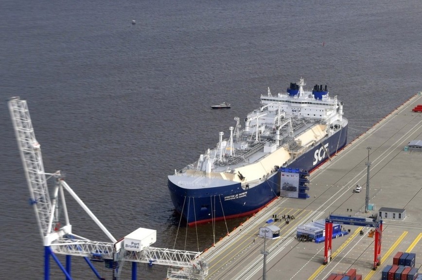 Путин примет участие в церемонии присвоения имени Кристофа де Маржери танкеру-газовозу