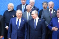 Лидеры стран ШОС одобрили приём в организацию Индии и Пакистана