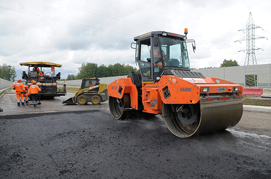 Медедев призвал не забывать про механизм государственно-частного партнёрства при развитии сети дорог