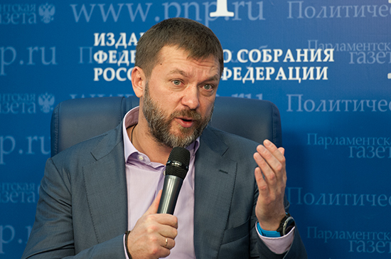 Саблин о запрете &laquo;георгиевских ленточек&raquo; на Украине: Порошенко отменил бы итоги Великой Отечественной войны, если бы мог