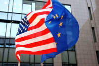 Евросоюз призвал США в дальнейшем согласовывать санкции против России