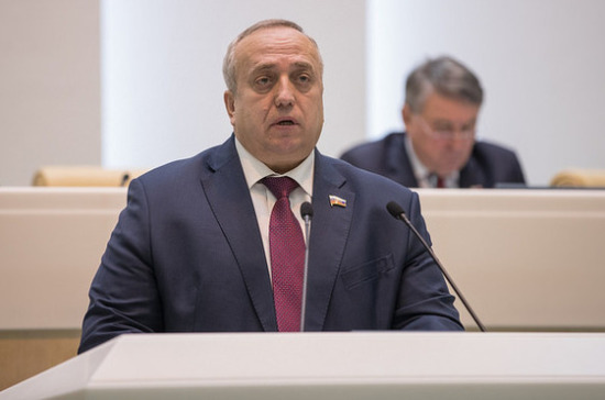 Россия продлжит укреплять сотрудничество с Кубой после заявления Трампа, уверен Клинцевич