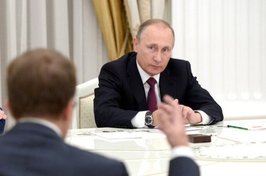 Глава РАН должен выдвигаться академиками, а не Президентом, считает Путин