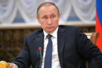 Путин не исключил развития программы маткапитала