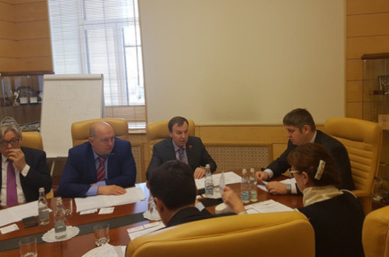 Зубарев призвал муниципалитеты разработать собственные документы о стратегическом планировании