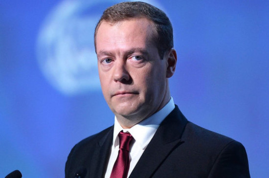 Дмитрий Медведев будет представлять РФ на церемонии прощания с Гельмутом Колем