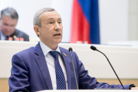 Сенатор Климов предложил создать «чёрную книгу» по вмешательству во внутренние дела РФ