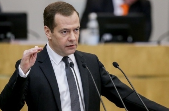 Россия продлит контрсанкции до конца 2018 года — Медведев