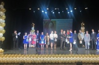 Депутат Романов поздравил медалистов Фрунзенского района Петербурга 