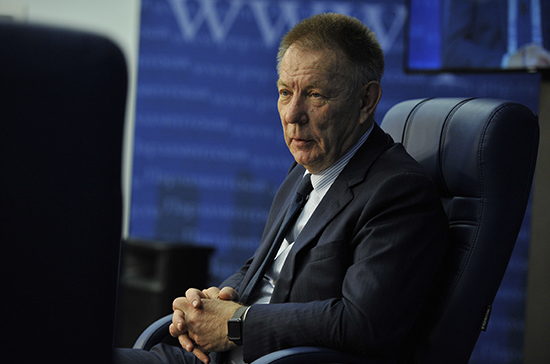 Герасименко: проблему курильщиков вблизи домов могут решить ТСЖ