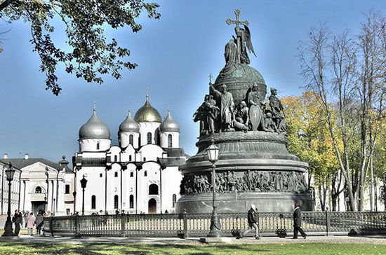 Виктор ЛОПАТНИКОВ: Современность узнает себя в зеркале прошлого