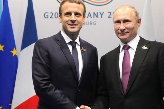 Путин и Макрон обсудили реализацию достигнутых в Версале договорённостей