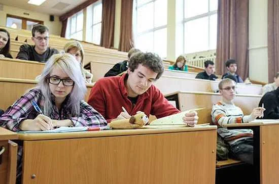 Валерий РЯЗАНСКИЙ, член Совета Федерации: Необходимо сочетание условного кнута и условного пряника…