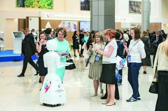 В кулуарах Форума «работал» и информационный робот