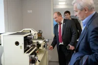 Валерия Рашкина заинтересовал токарный станок