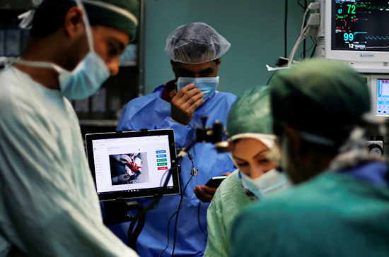 Оперировать пациентов врачам могут разрешить онлайн