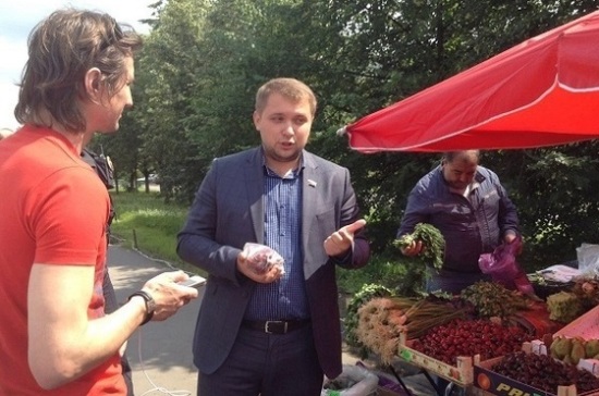 Чернышов проверил качество черешни в Марьино