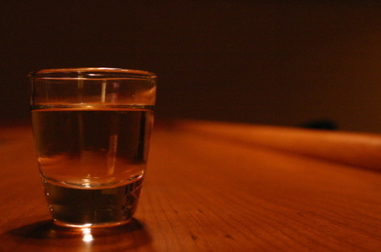 Стоит ли алкоголиков лечить принудительно?