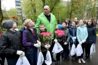 Николай Валуев отлично справляется с ролью предводителя младшеклассников