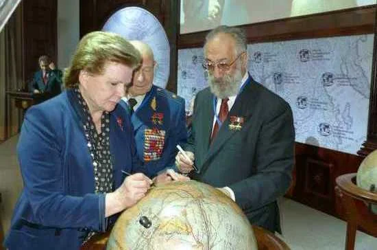 Легендарный глобус