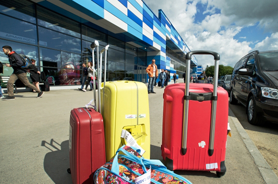 Минтранс посчитал, что авиапассажиры должны оплачивать провоз мелких предметов