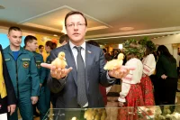 Дни субъектов РФ в Совете Федерации набирают популярность - очередь такова, что план мероприятий расписан уже на следующий год! Каждая территория старается представить товар лицом, использовав для этого своих сенаторов. Представители Ставропольского края, например, привлекли к демонстрации достижений сельского хозяйства сенатора Дмитрий Азарова - и не прогадали!